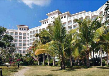 Holiday Inn Sanya Bay Resort (залив Санья)
