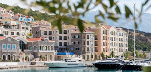 Chedi Lustica Bay Hotel 