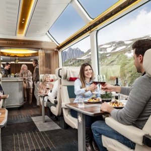Путешествие по Швейцарским Альпам с ледниковым экспрессом Glacier Express от Carlton Hotel St. Moritz