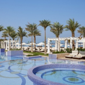 Пляжный клуб отеля St. Regis Abu Dhabi открылся для гостей