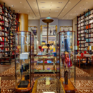 В Дубае открылся первый роскошный магазин для коллекционеров 