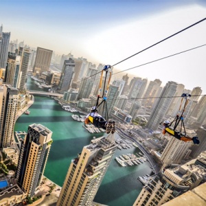 Пролететь на Дубаем: открылся самый длинный городской зип-лайн в мире